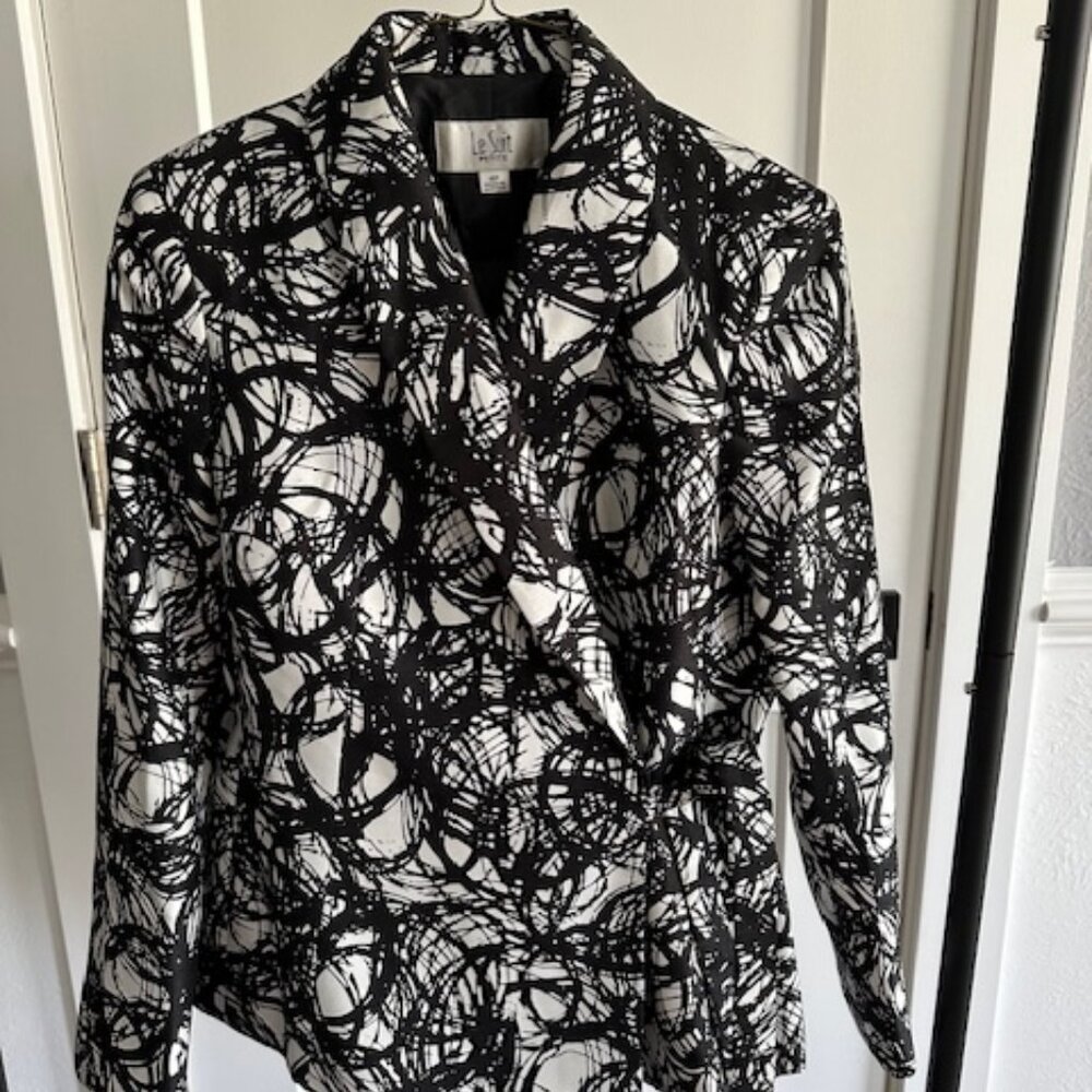 Women's Le Suit Petite Pant Suit Size 6P Fully Lined NWT